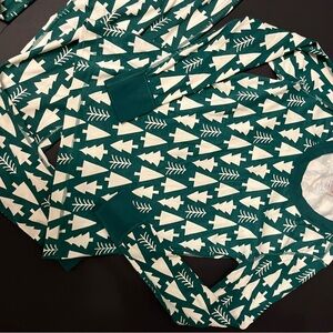 Hanna Anderson Christmas pajama set size medium